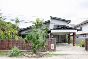 Kontor Mansion - 3 mins to Teluk Chempedak Beach & Private Pool